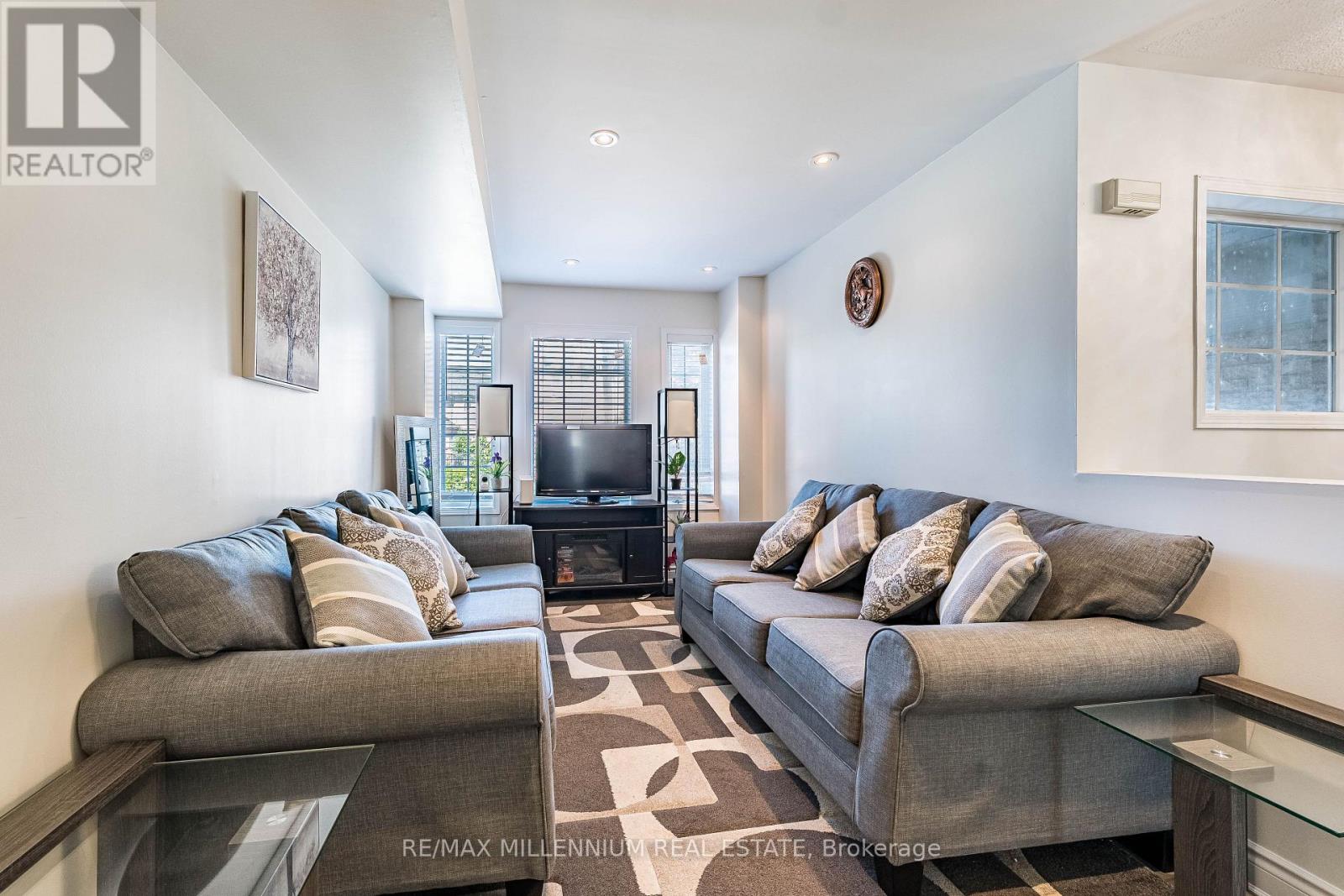 #36 36 SPADINA ROAD - 2