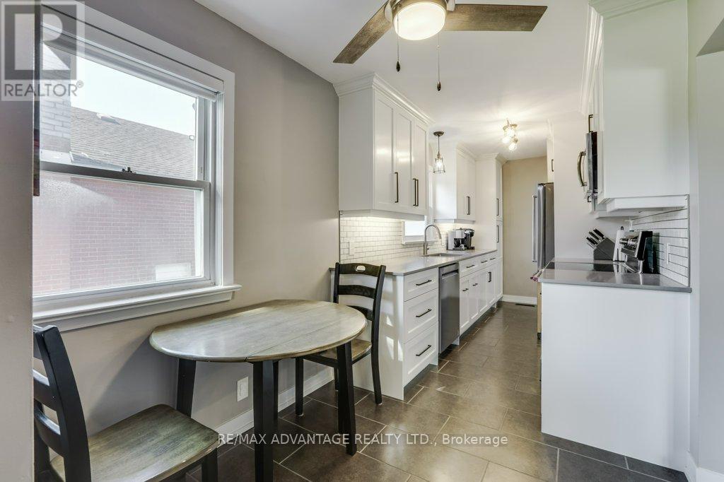 319 MANITOBA STREET - 9