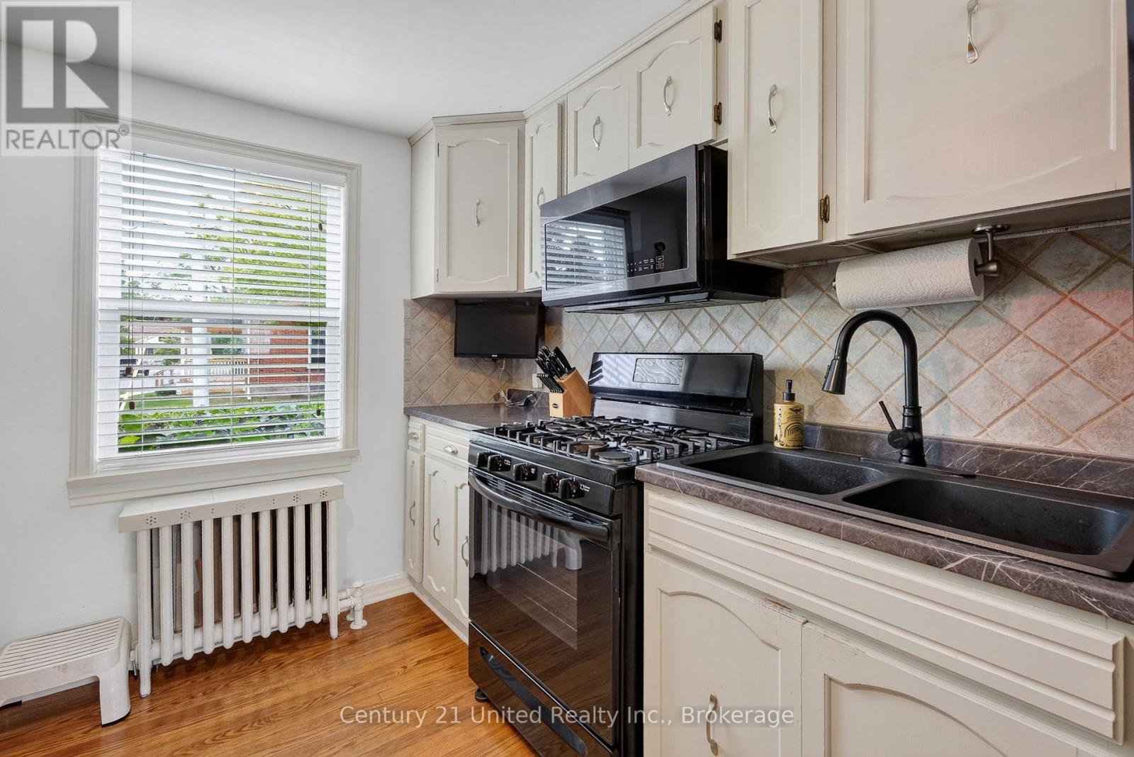 190 BLAKE STREET - 23
