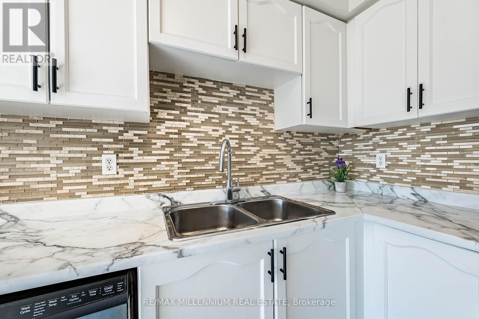 #36 36 SPADINA ROAD - 17