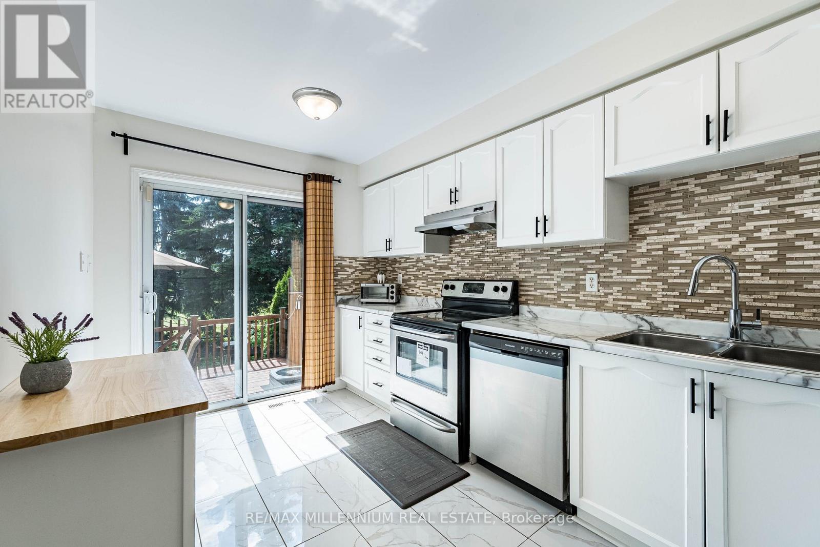 #36 36 SPADINA ROAD - 13