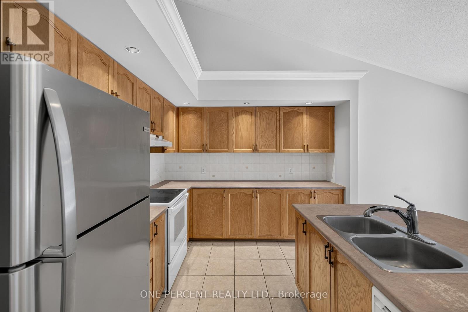 6 WINDCHIME CRESCENT - 25