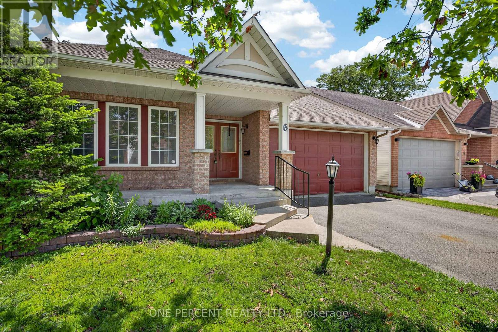 6 WINDCHIME CRESCENT - 2