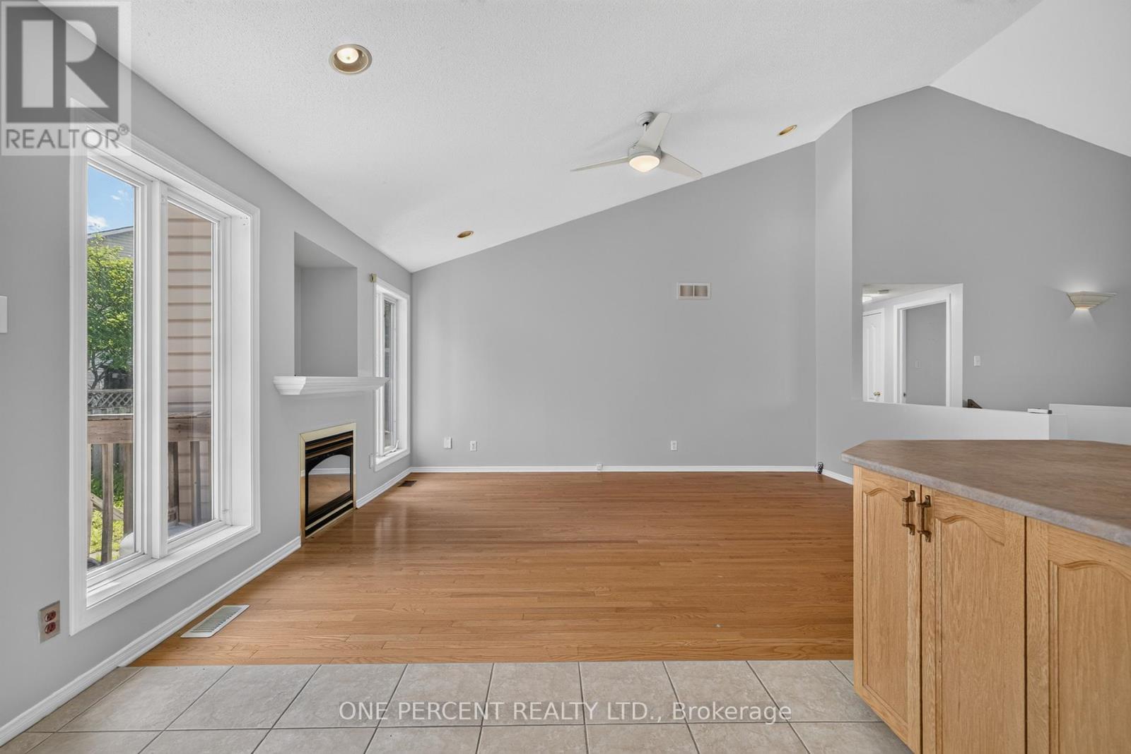 6 WINDCHIME CRESCENT - 24