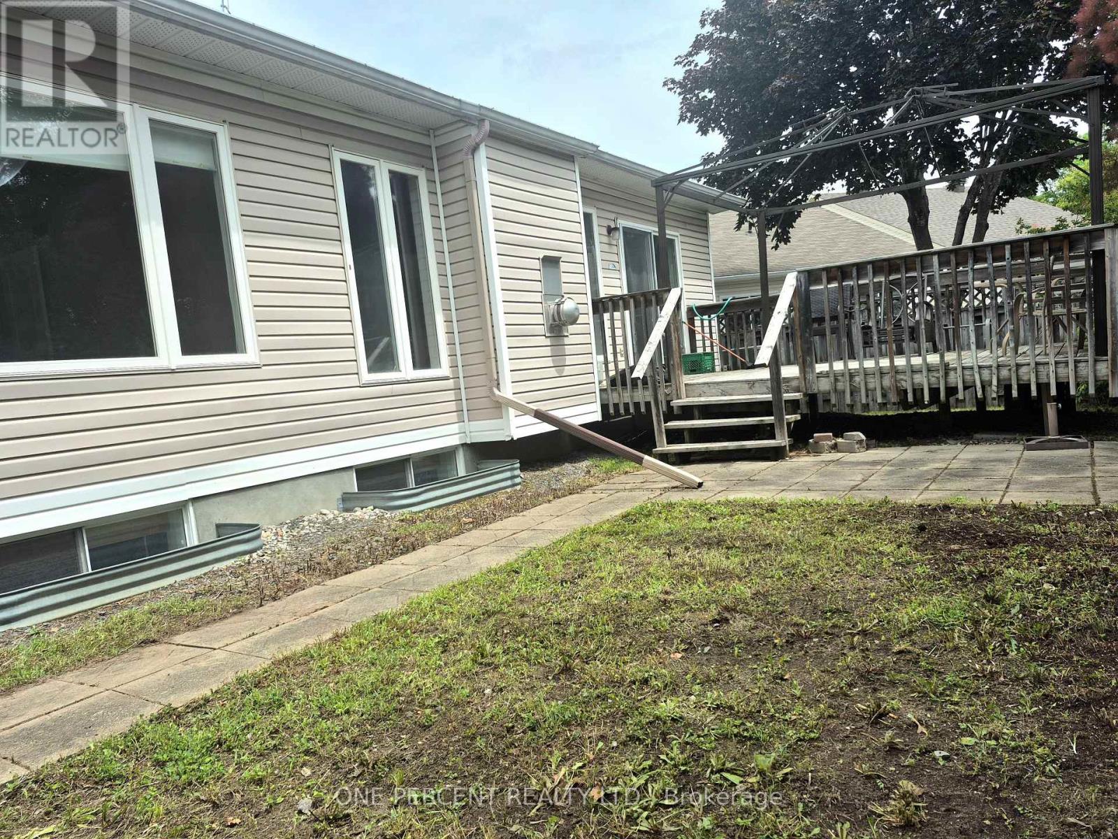 6 WINDCHIME CRESCENT - 48