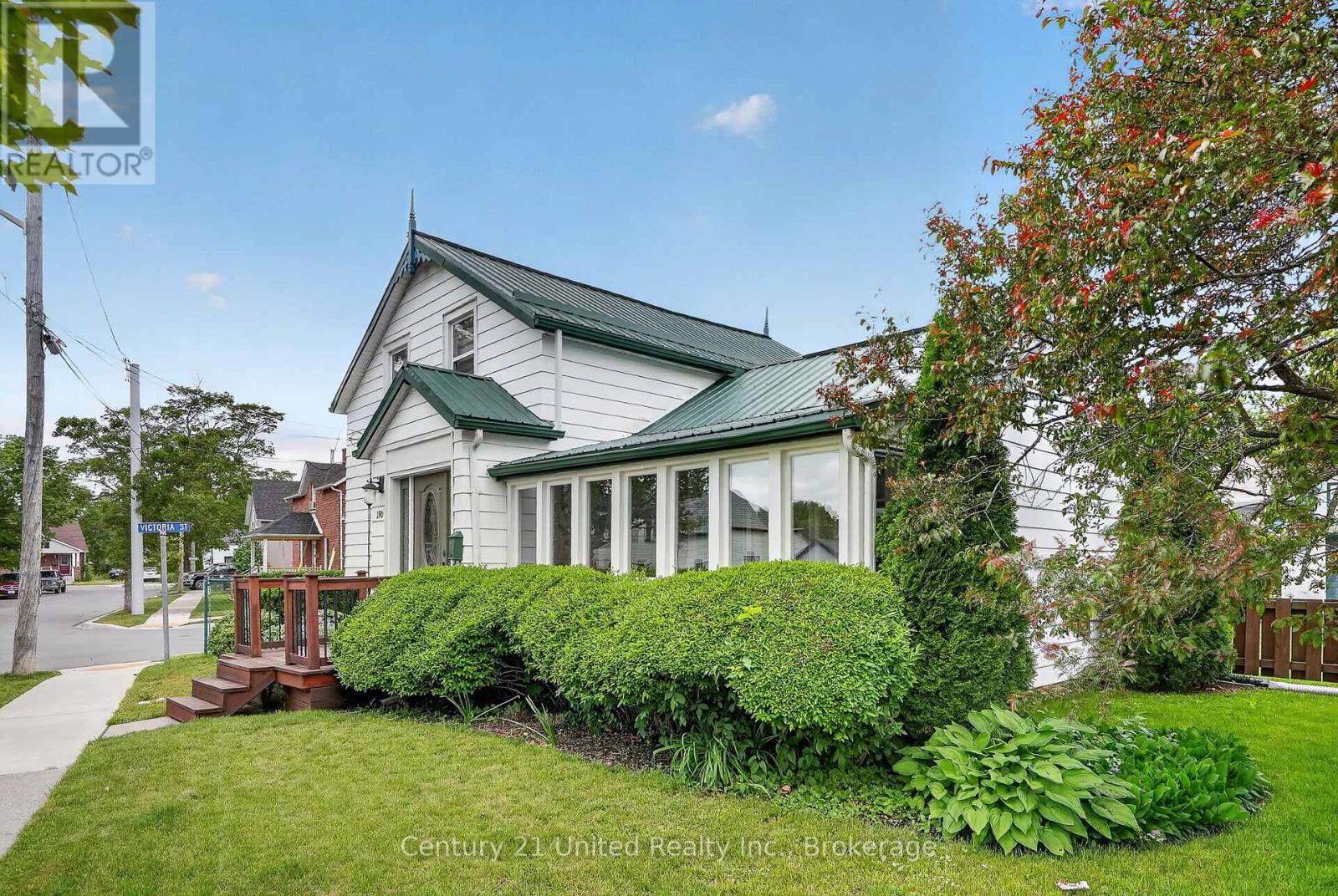 190 BLAKE STREET - 3