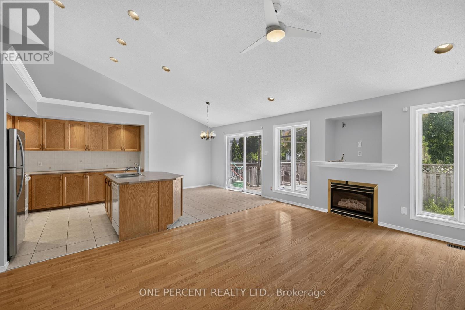 6 WINDCHIME CRESCENT - 15