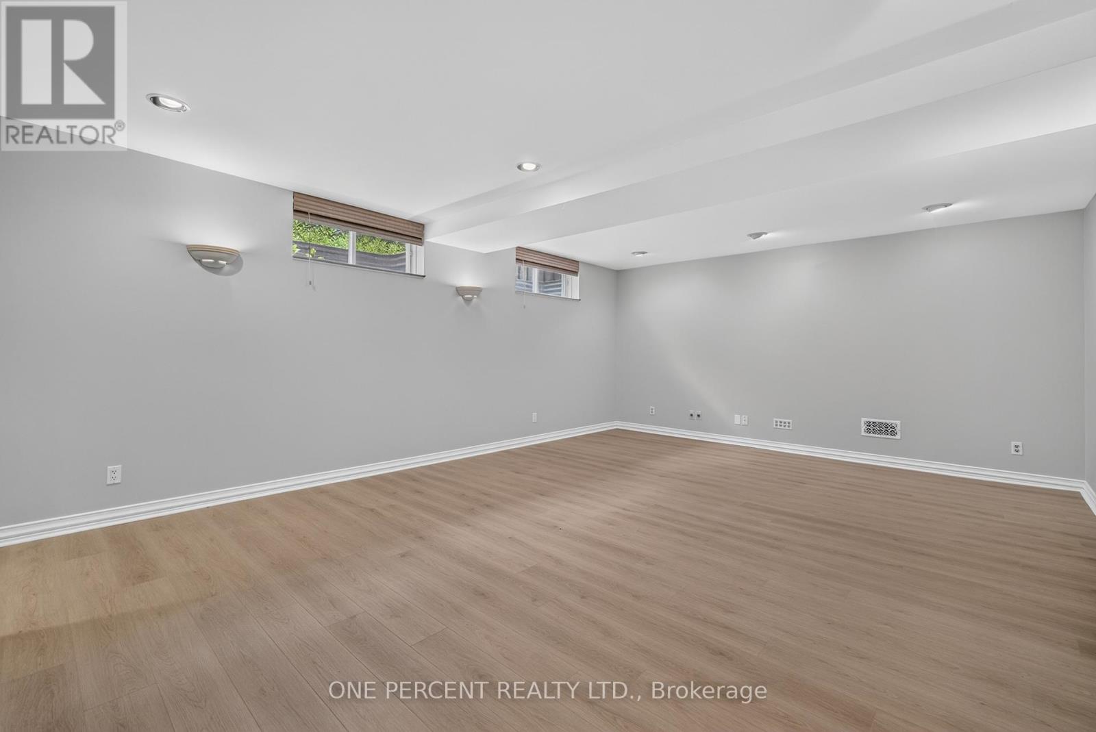 6 WINDCHIME CRESCENT - 38