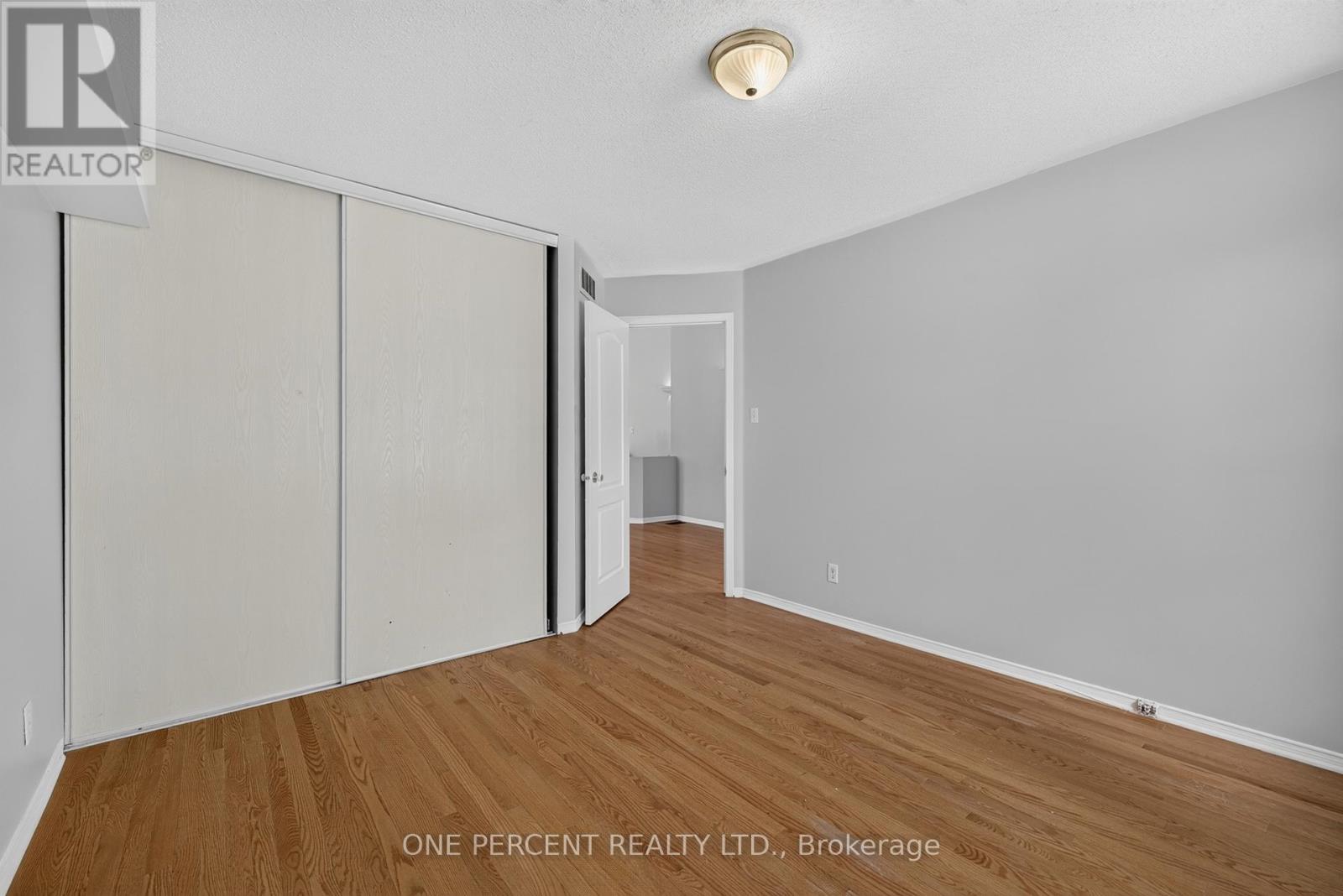 6 WINDCHIME CRESCENT - 34