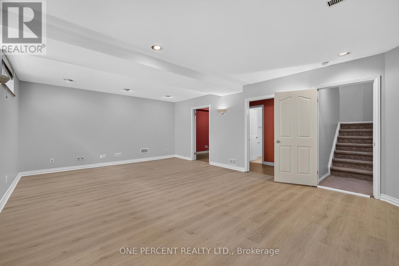 6 WINDCHIME CRESCENT - 39
