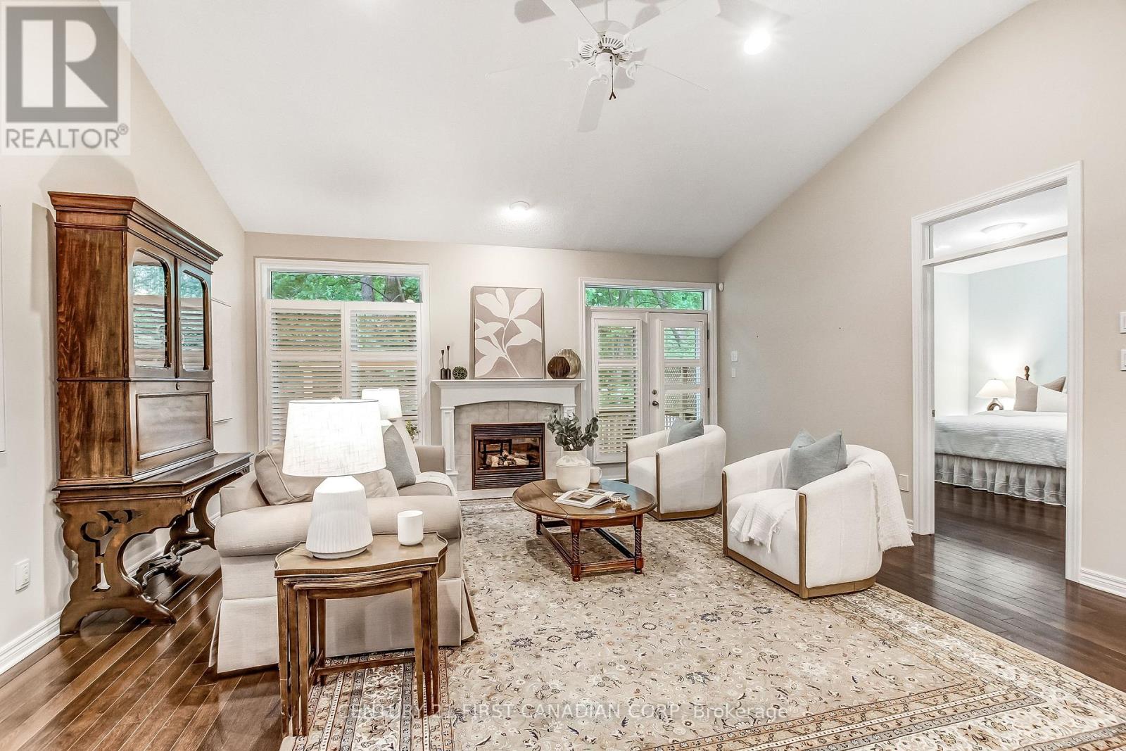 #11 417 HYDE PARK ROAD - 12