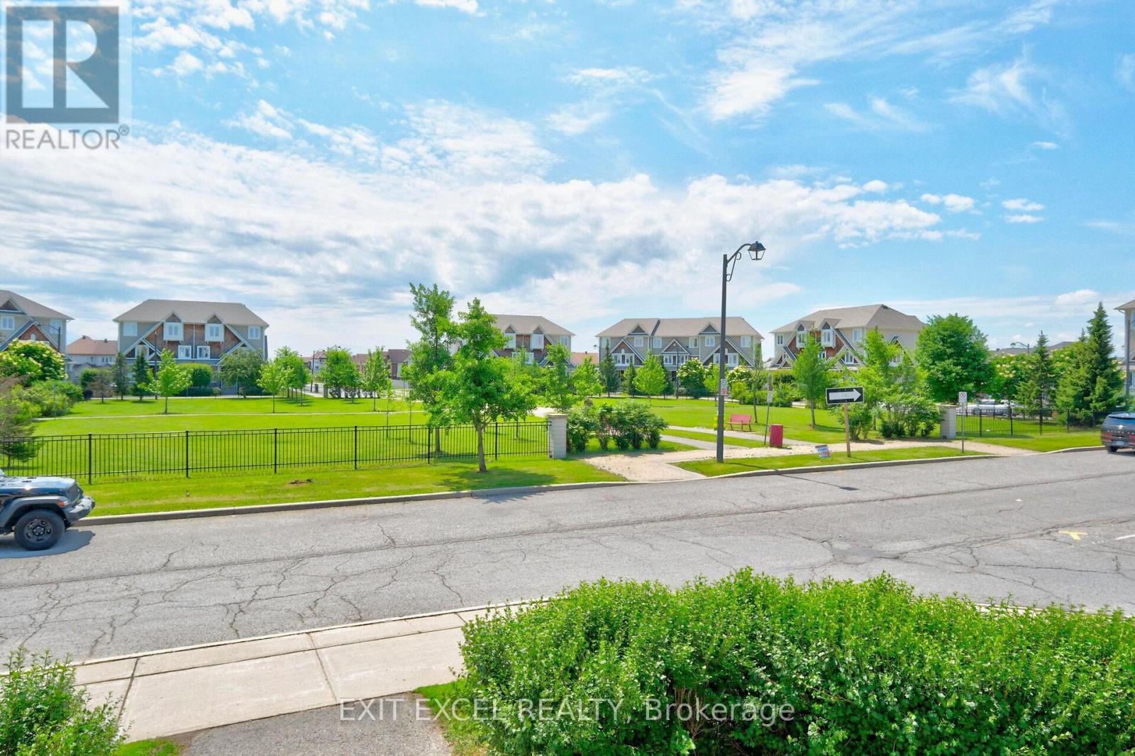 #1 532 LAKERIDGE DRIVE - 34