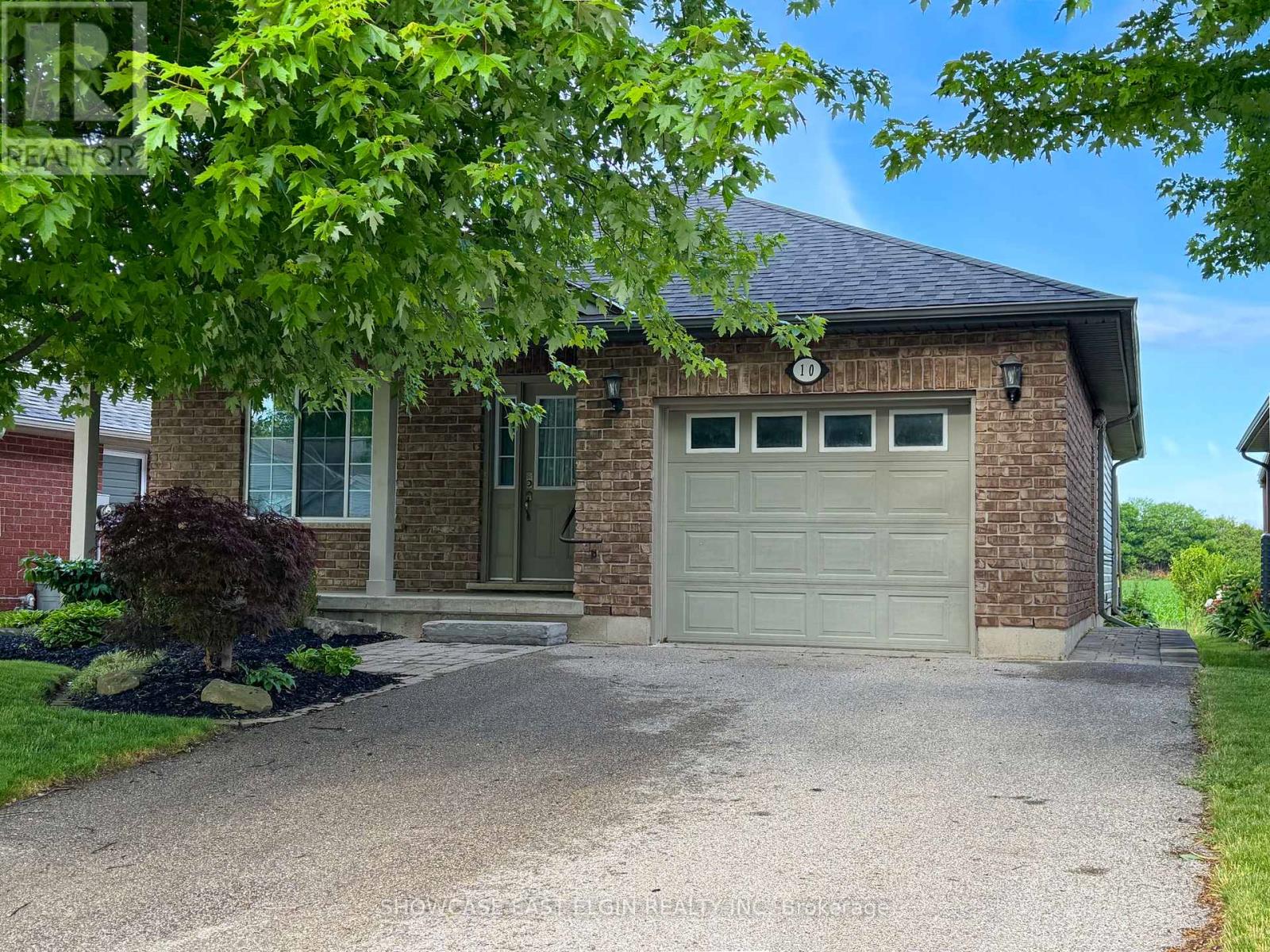 10 HOLLAND AVENUE - 22