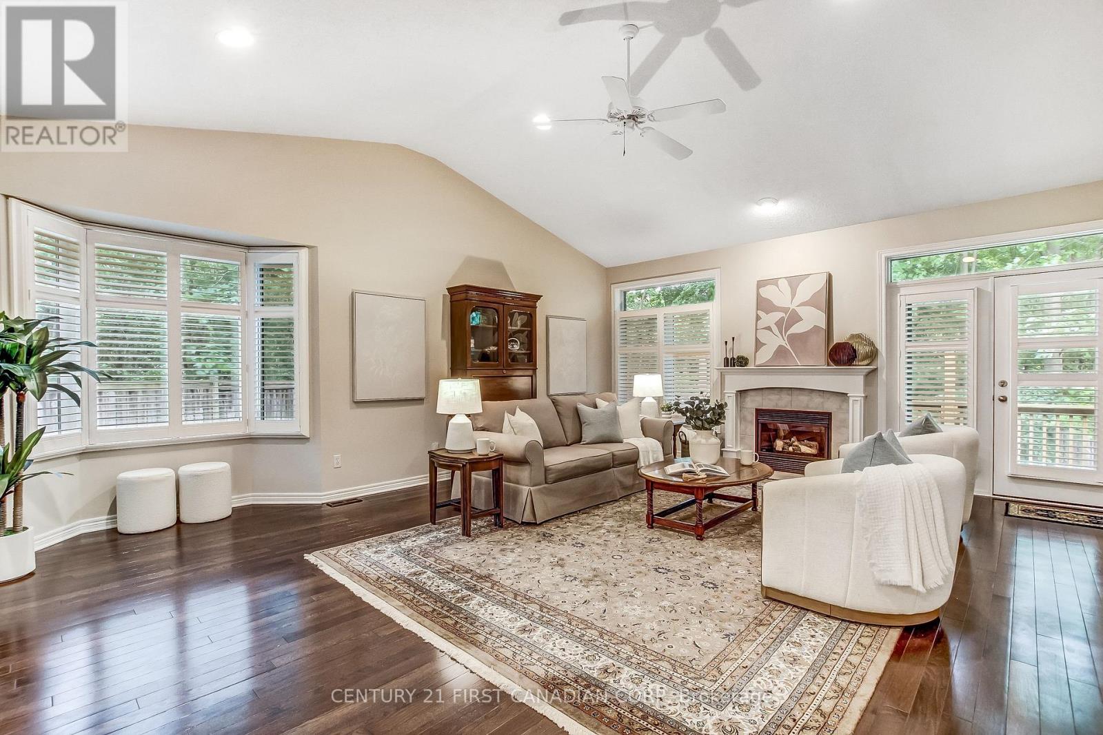 #11 417 HYDE PARK ROAD - 13