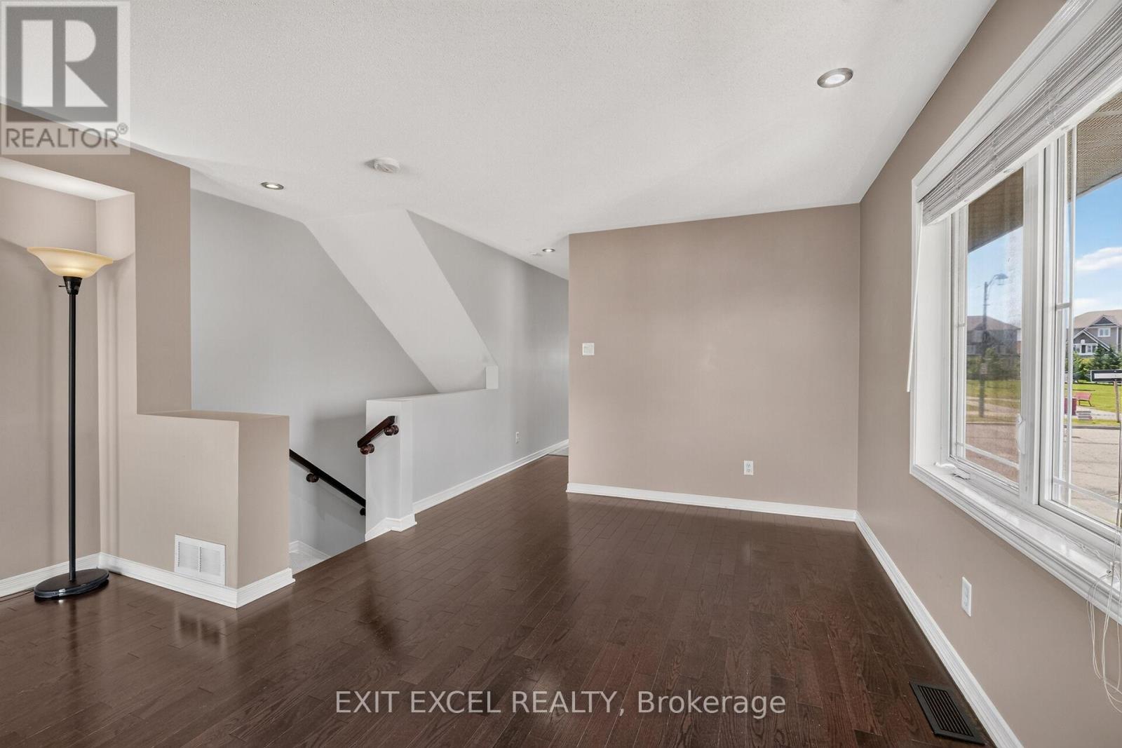 #1 532 LAKERIDGE DRIVE - 15