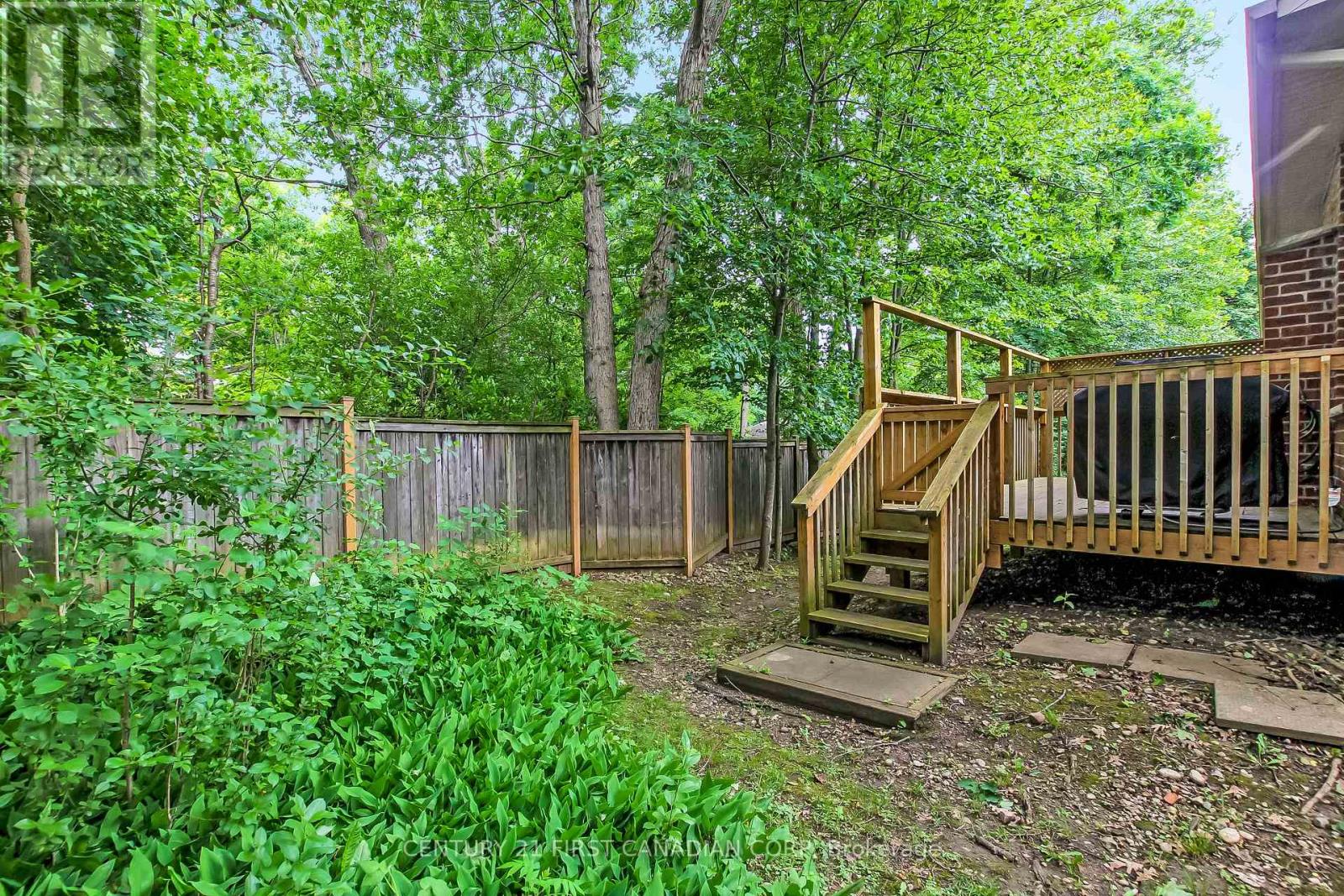 #11 417 HYDE PARK ROAD - 26