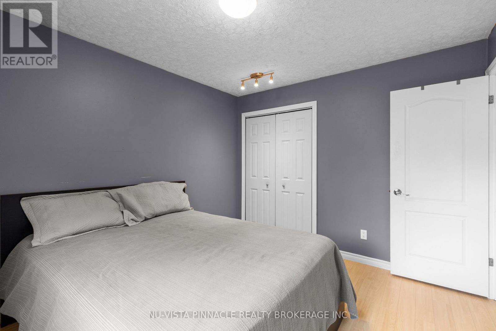 71 MELANIE DRIVE - 19