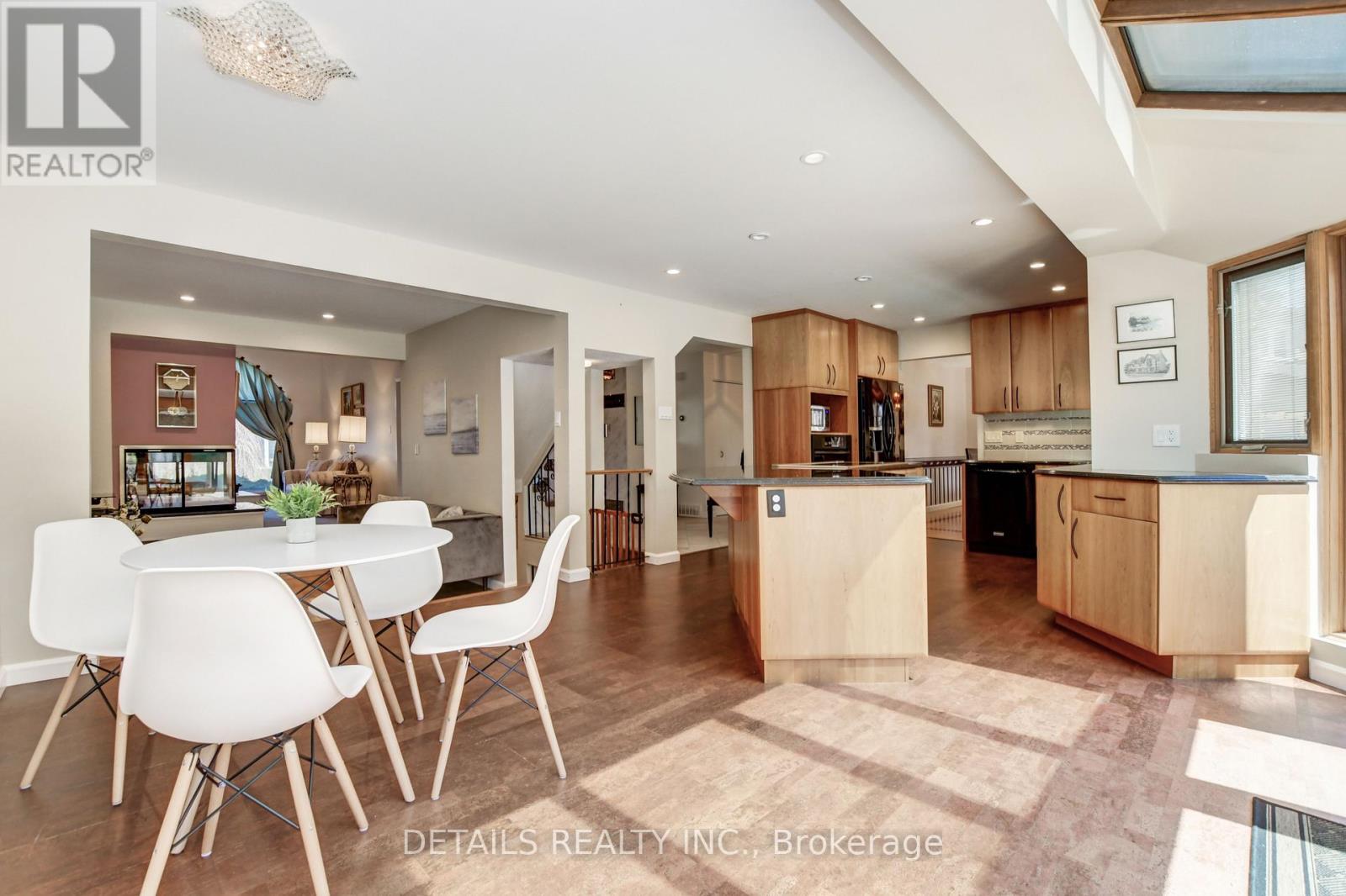 4388 WHITTAKER CRESCENT - 15