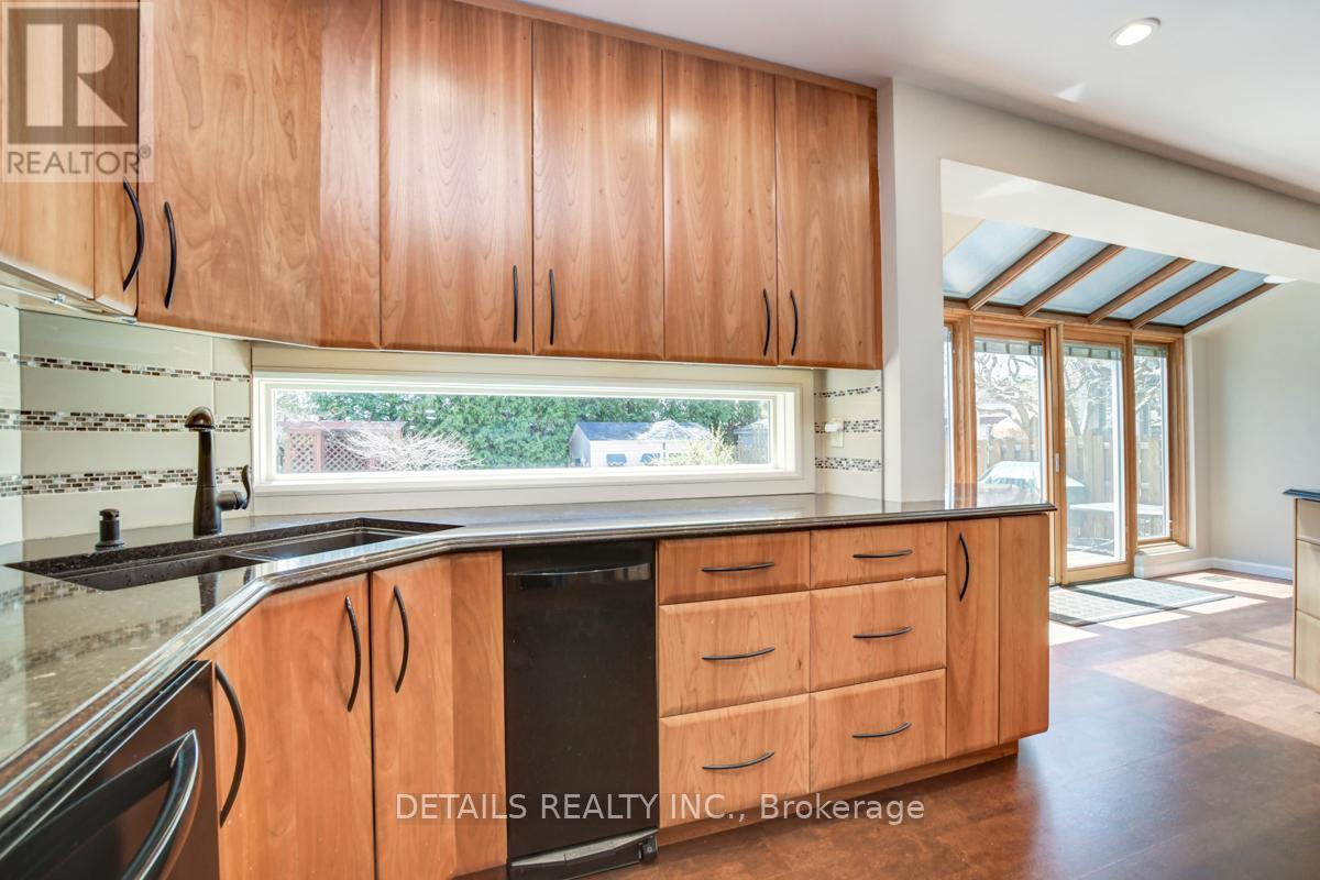 4388 WHITTAKER CRESCENT - 16