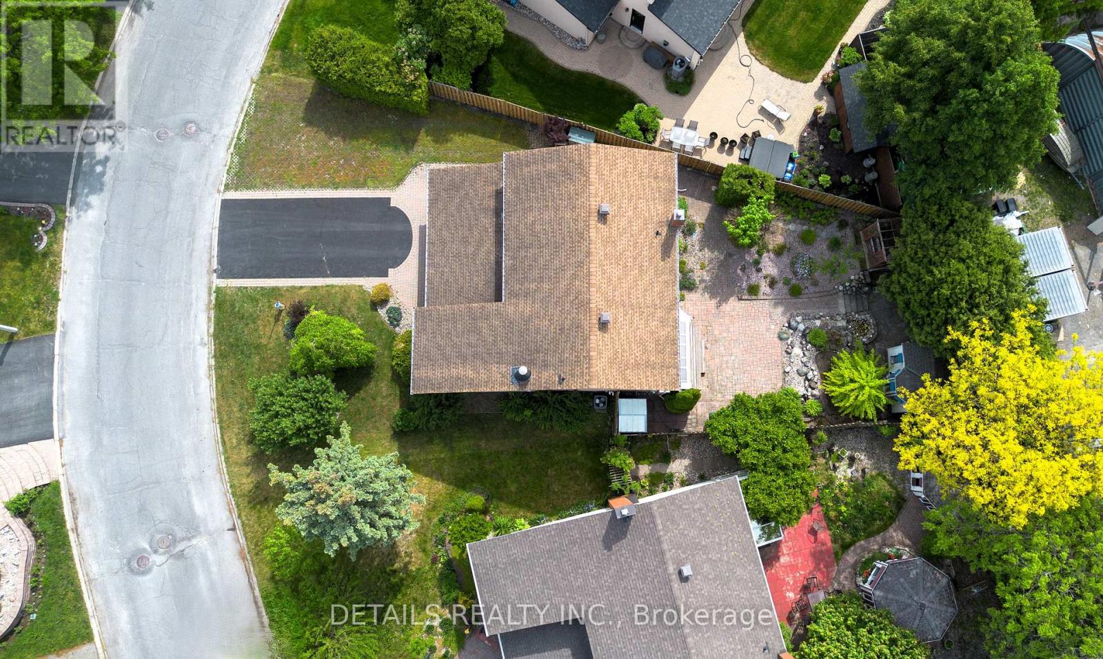 4388 WHITTAKER CRESCENT - 42
