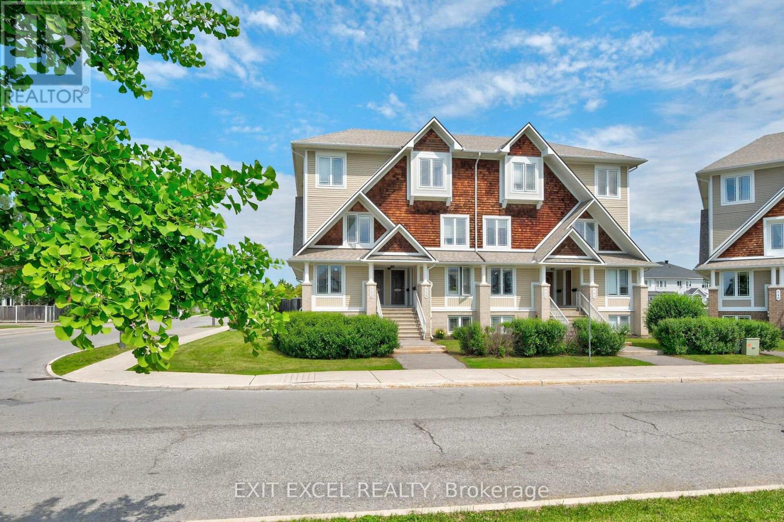 #1 532 LAKERIDGE DRIVE - 2