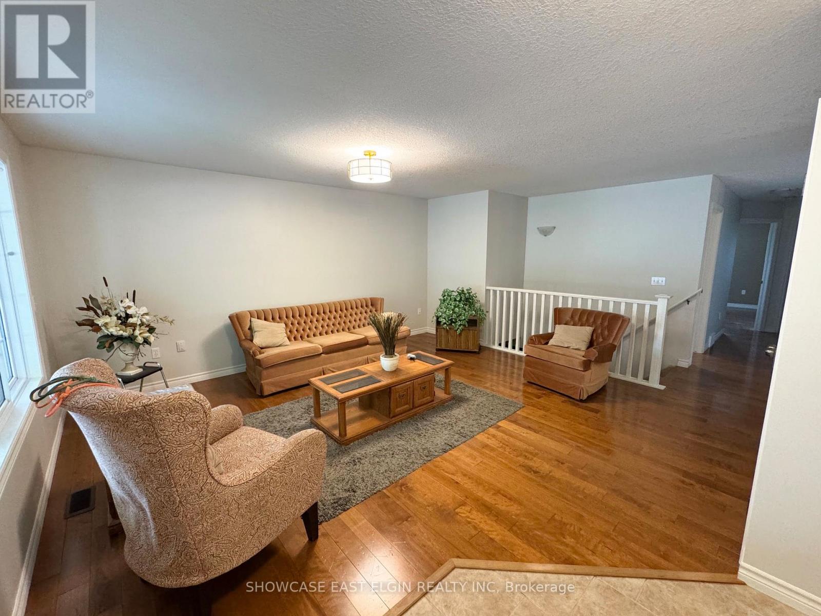 10 HOLLAND AVENUE - 4