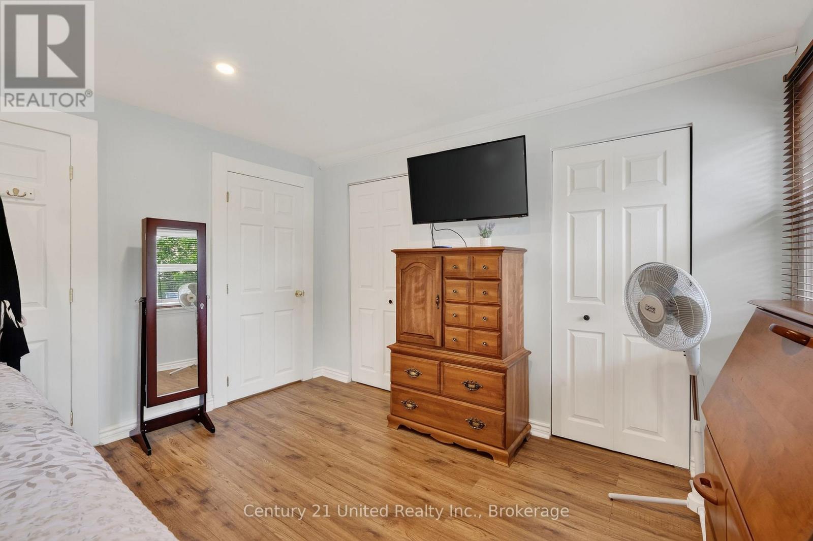 190 BLAKE STREET - 32