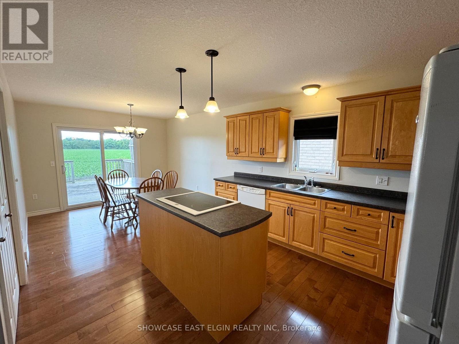 10 HOLLAND AVENUE - 5