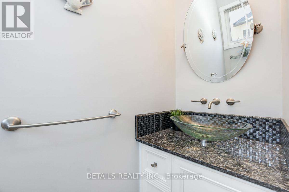4388 WHITTAKER CRESCENT - 21