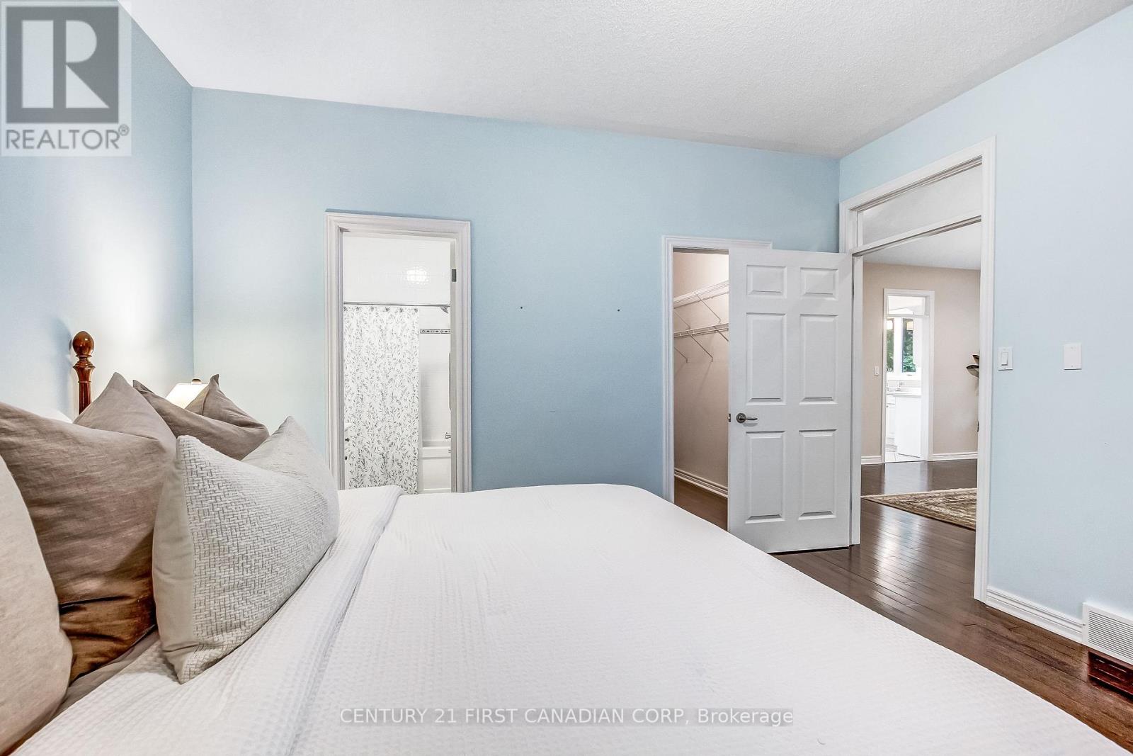 #11 417 HYDE PARK ROAD - 17