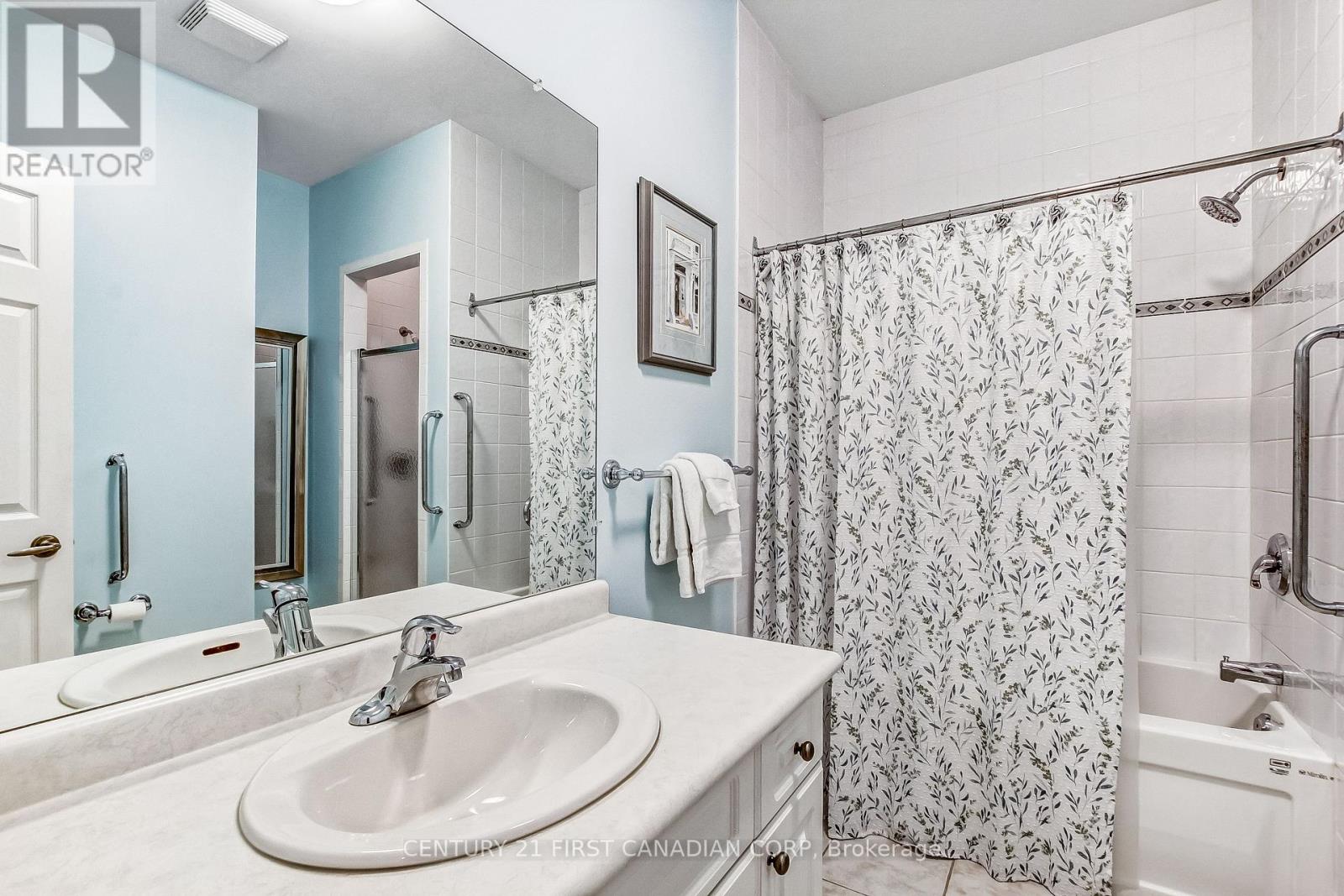 #11 417 HYDE PARK ROAD - 18