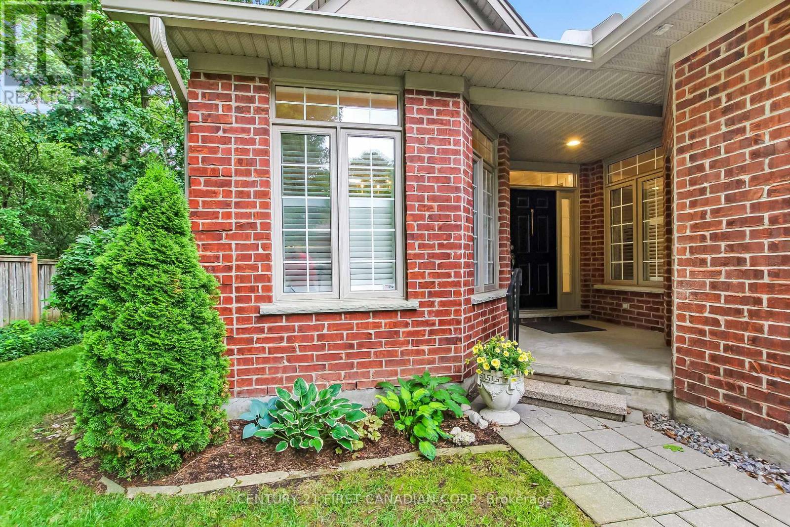 #11 417 HYDE PARK ROAD - 4