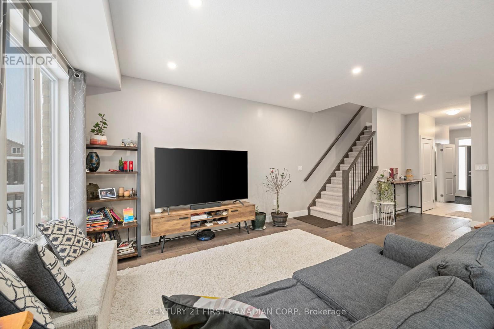 #36 1375 WHETHERFIELD STREET - 12