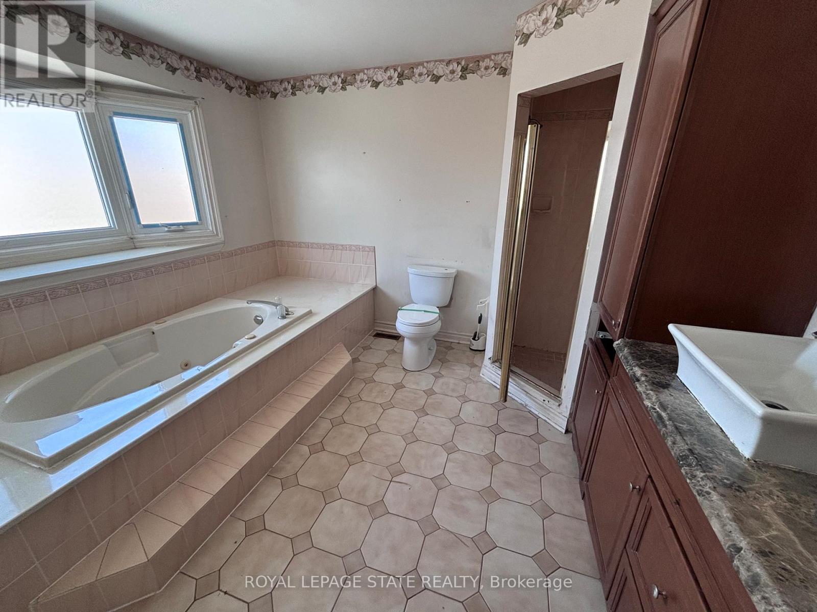 15 STRADA BOULEVARD - 19