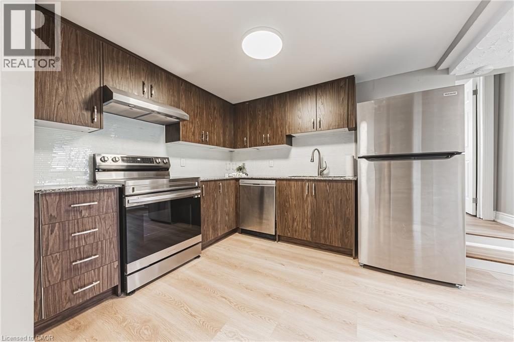 24 ROWANWOOD Street - 10
