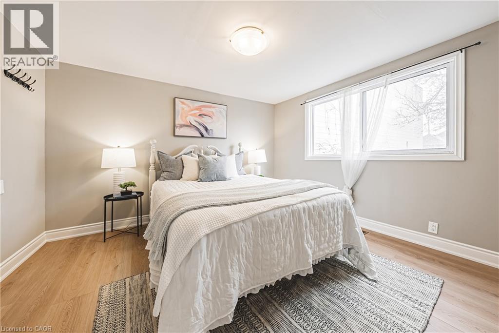 24 ROWANWOOD Street - 11