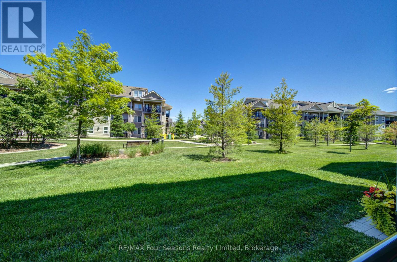 #104 5 ANCHORAGE CRESCENT - 33