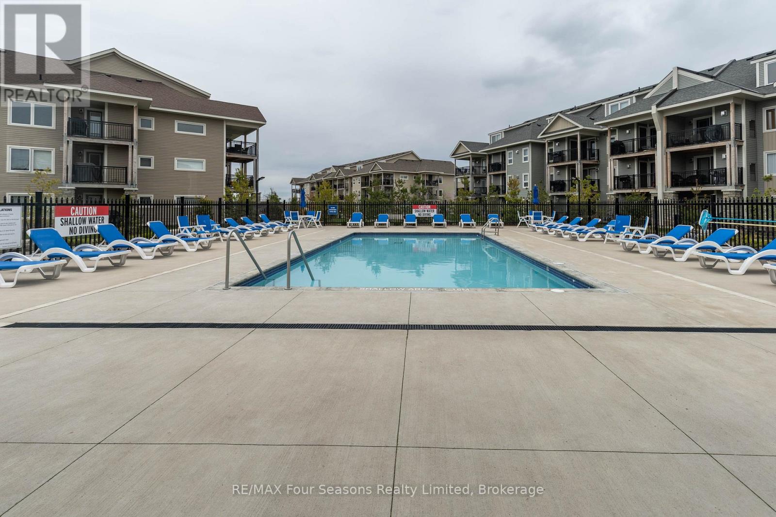 #104 5 ANCHORAGE CRESCENT - 40