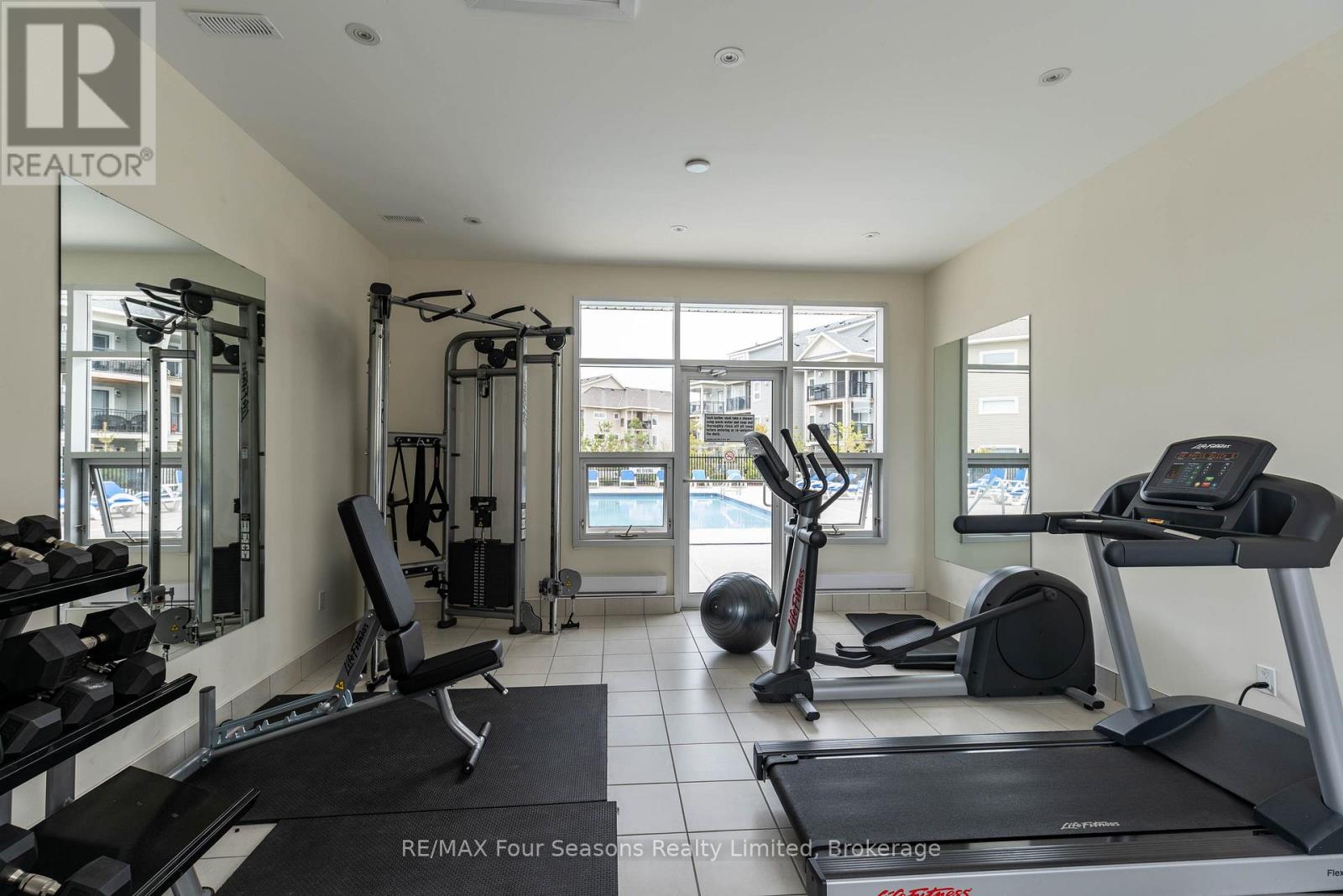 #104 5 ANCHORAGE CRESCENT - 42