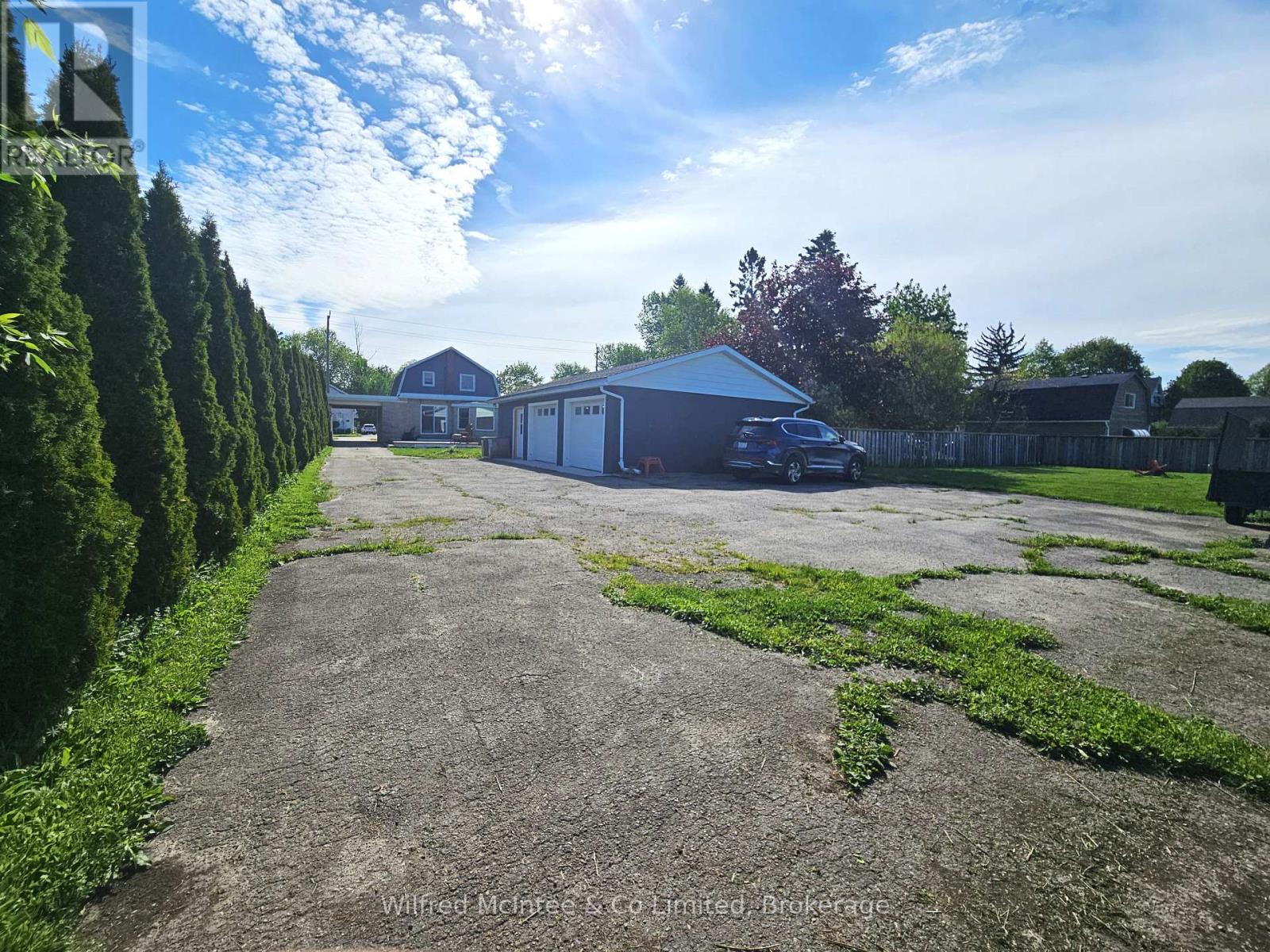 958 6TH AVENUE W - 18