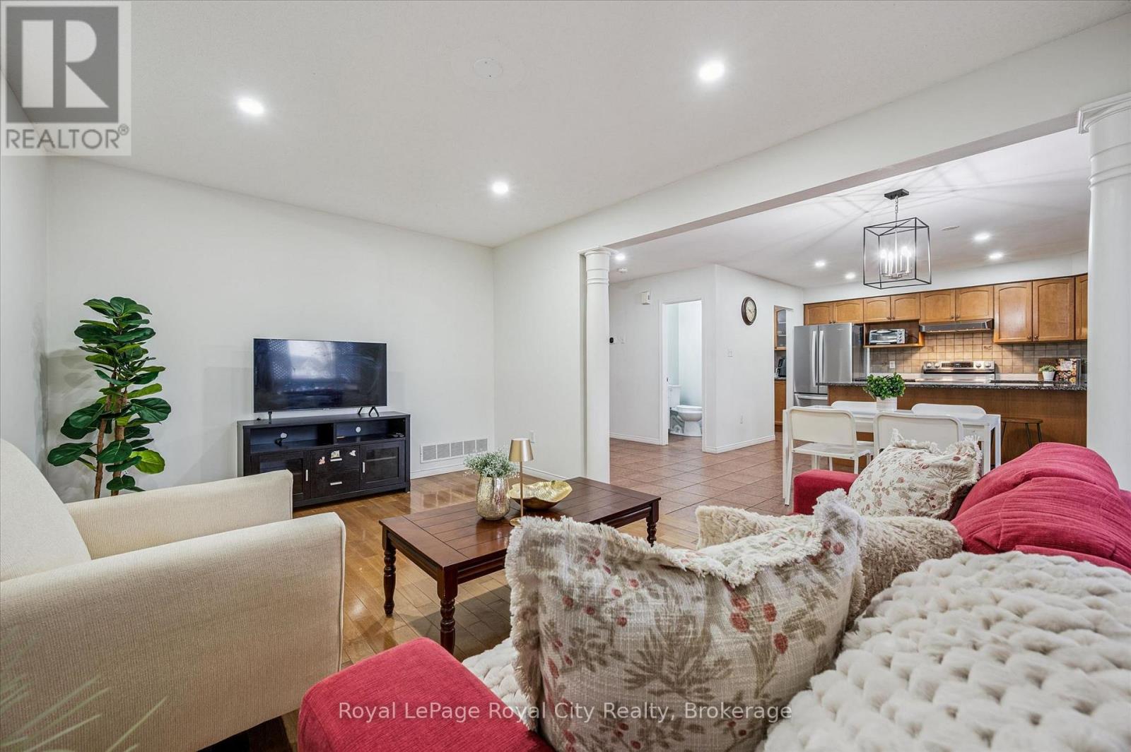 64 MILSON CRESCENT - 18