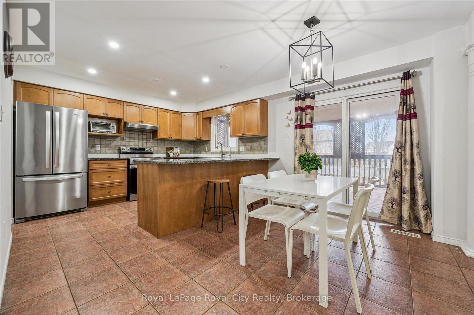 64 MILSON CRESCENT - 13
