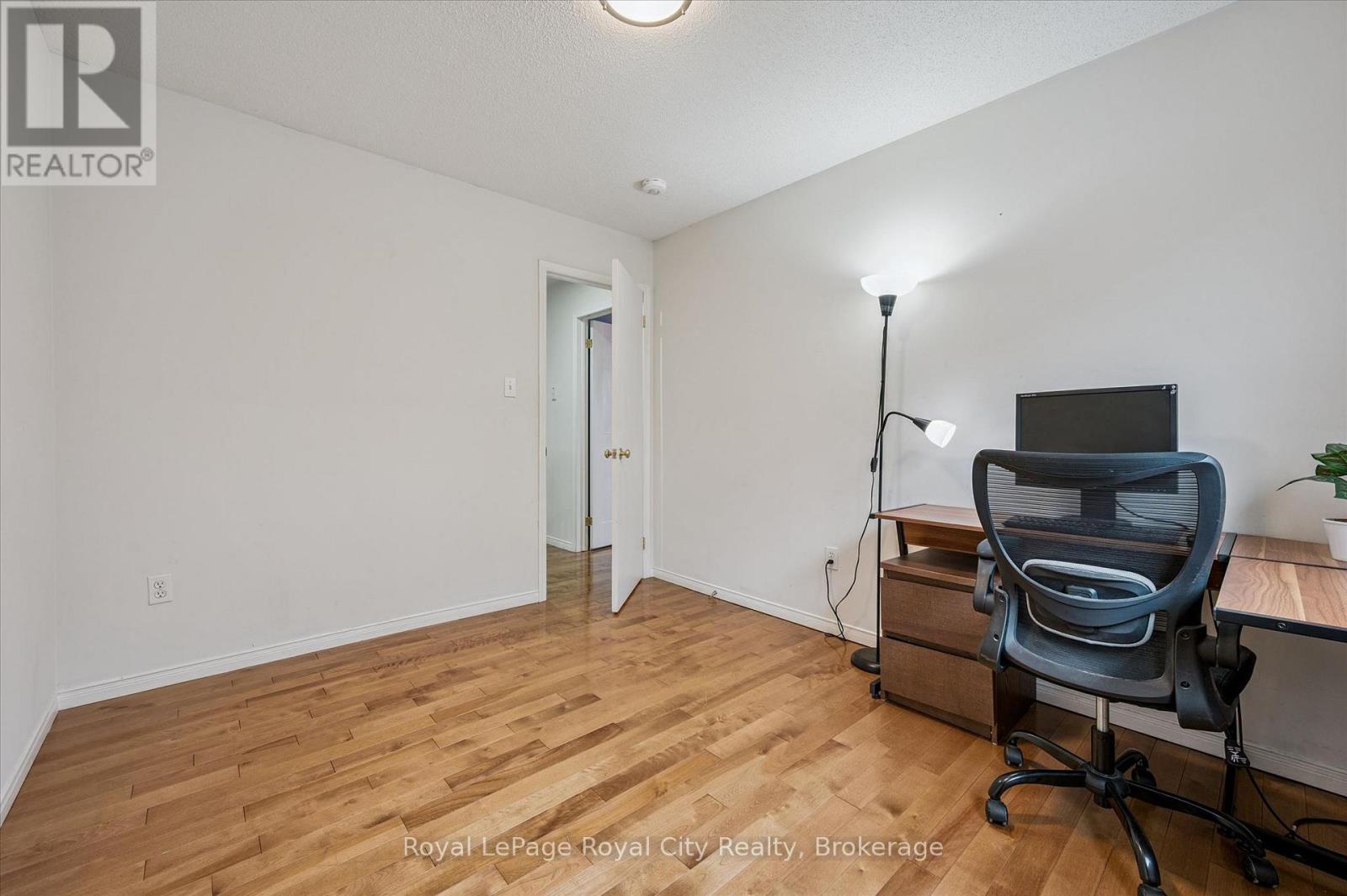 64 MILSON CRESCENT - 24