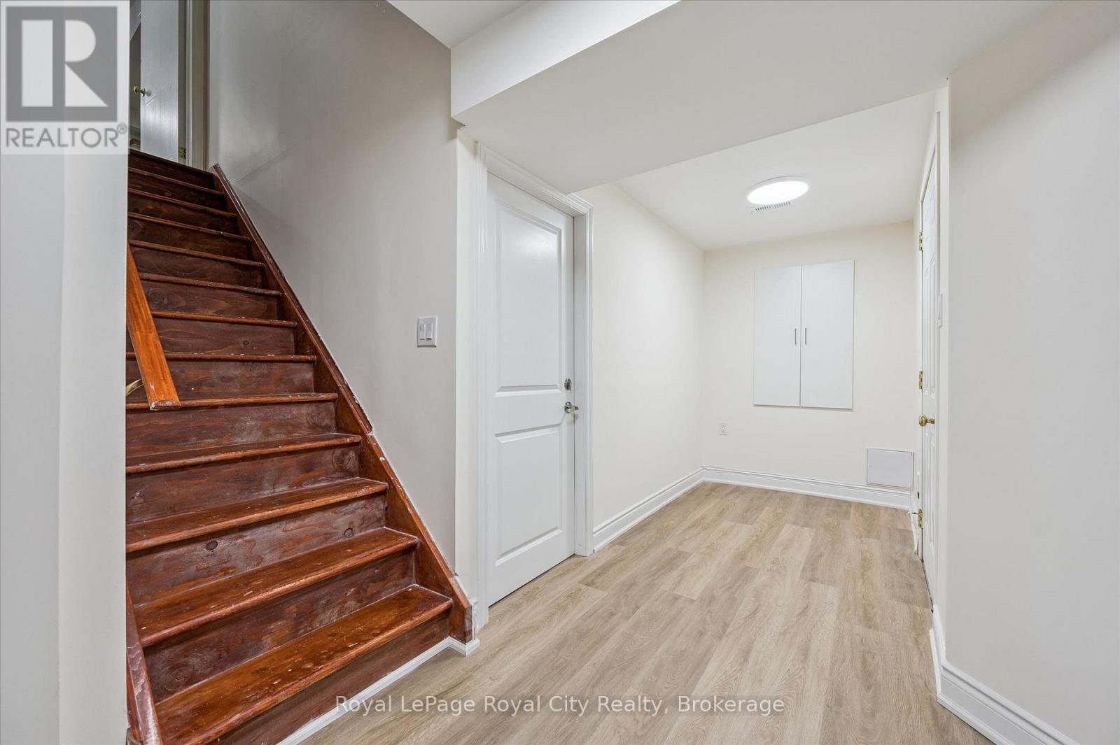 64 MILSON CRESCENT - 34