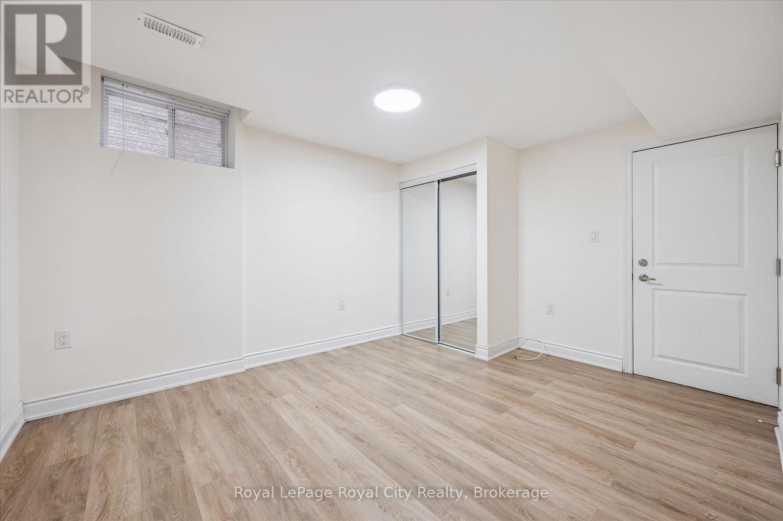64 MILSON CRESCENT - 35