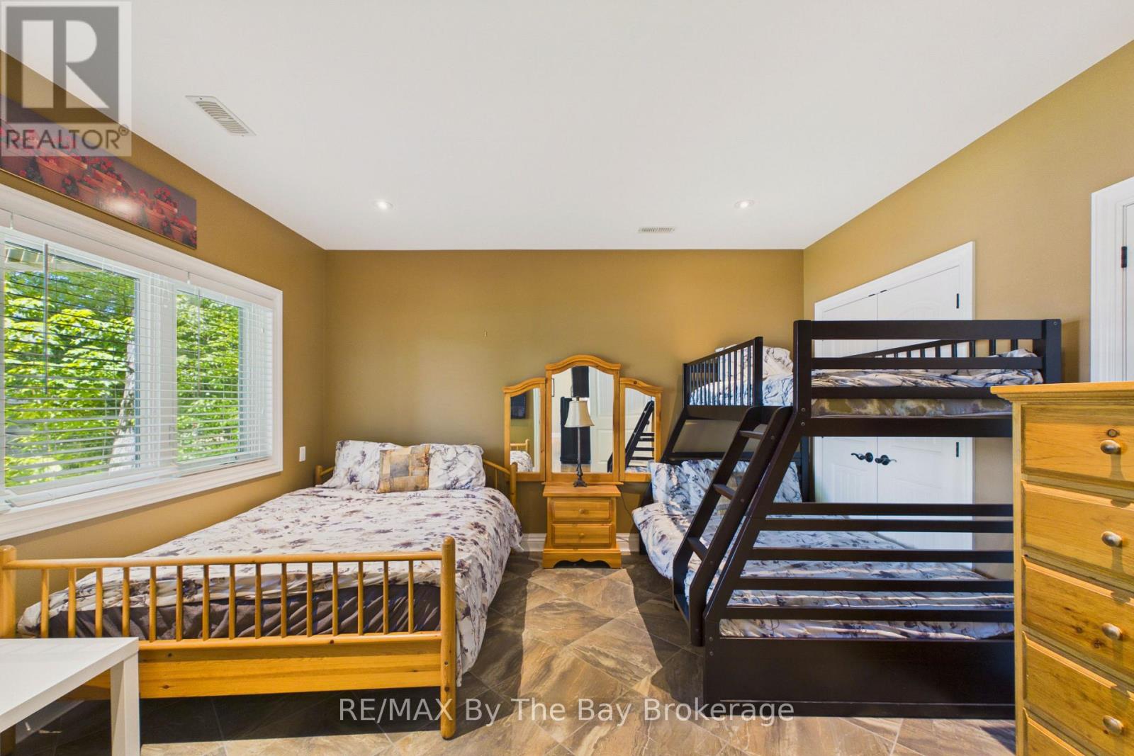61 MCKELLAR LAKE ROAD - 27