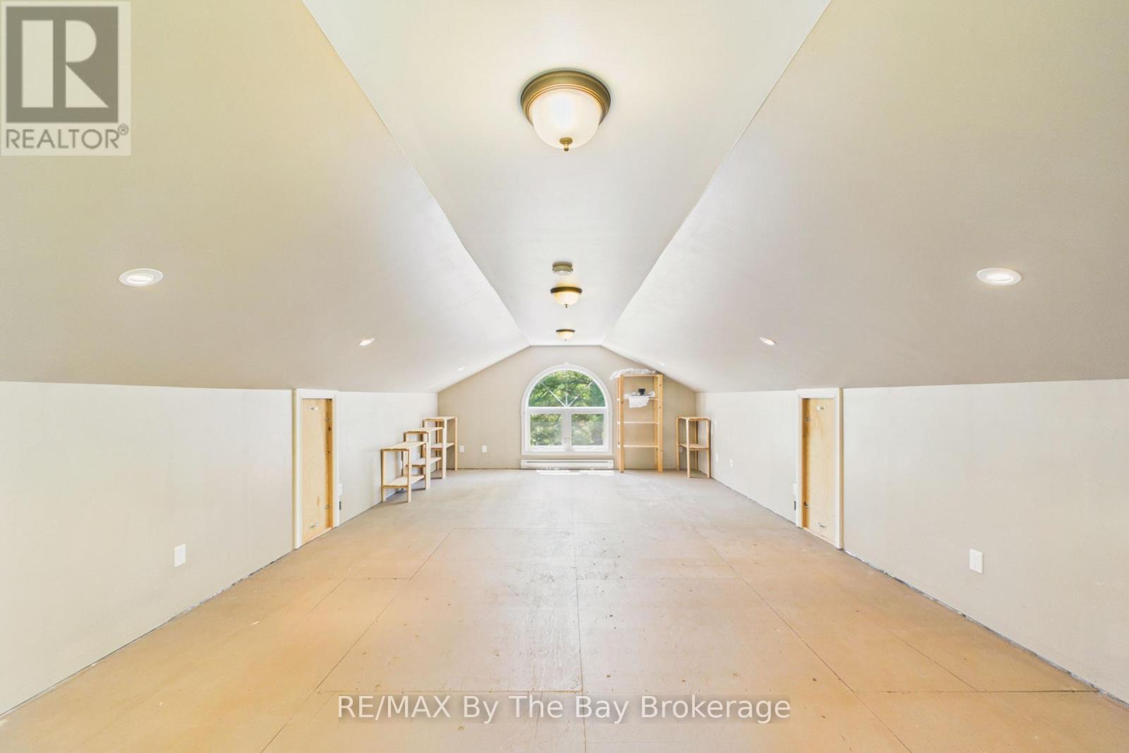 61 MCKELLAR LAKE ROAD - 38