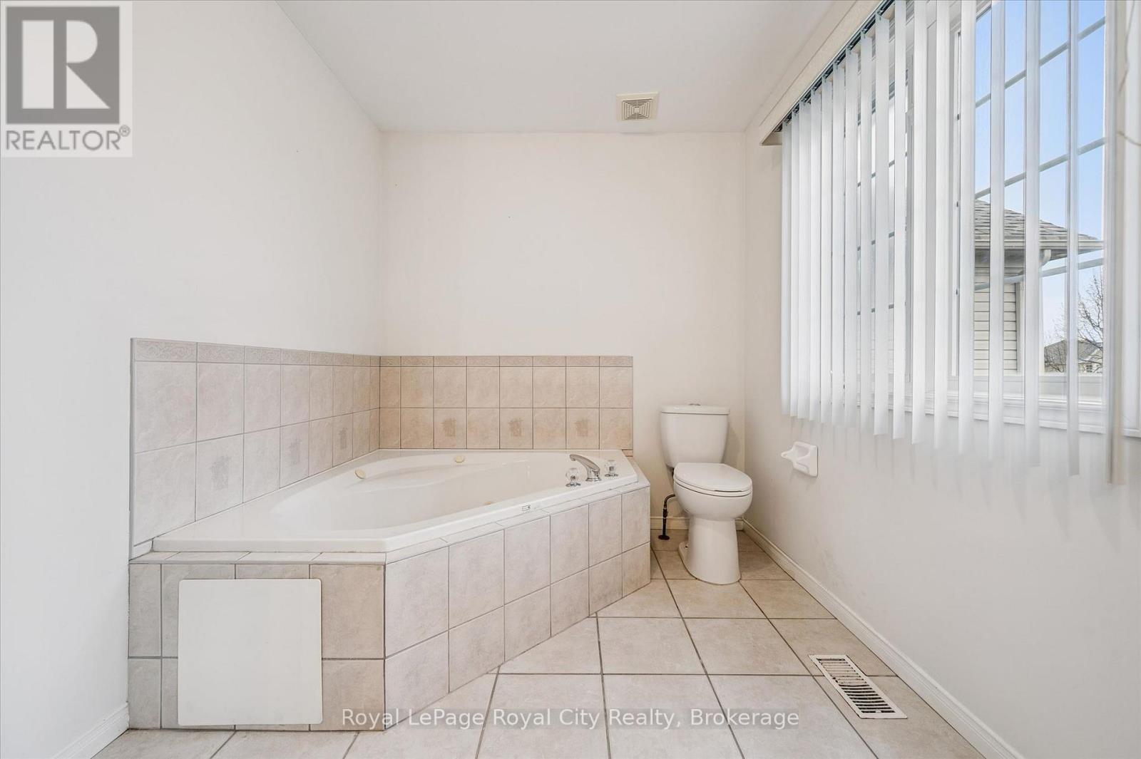 64 MILSON CRESCENT - 33
