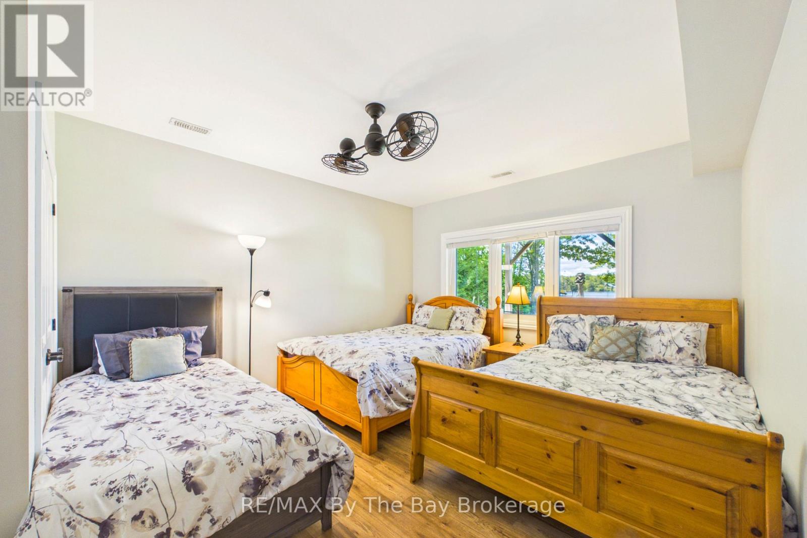 61 MCKELLAR LAKE ROAD - 28