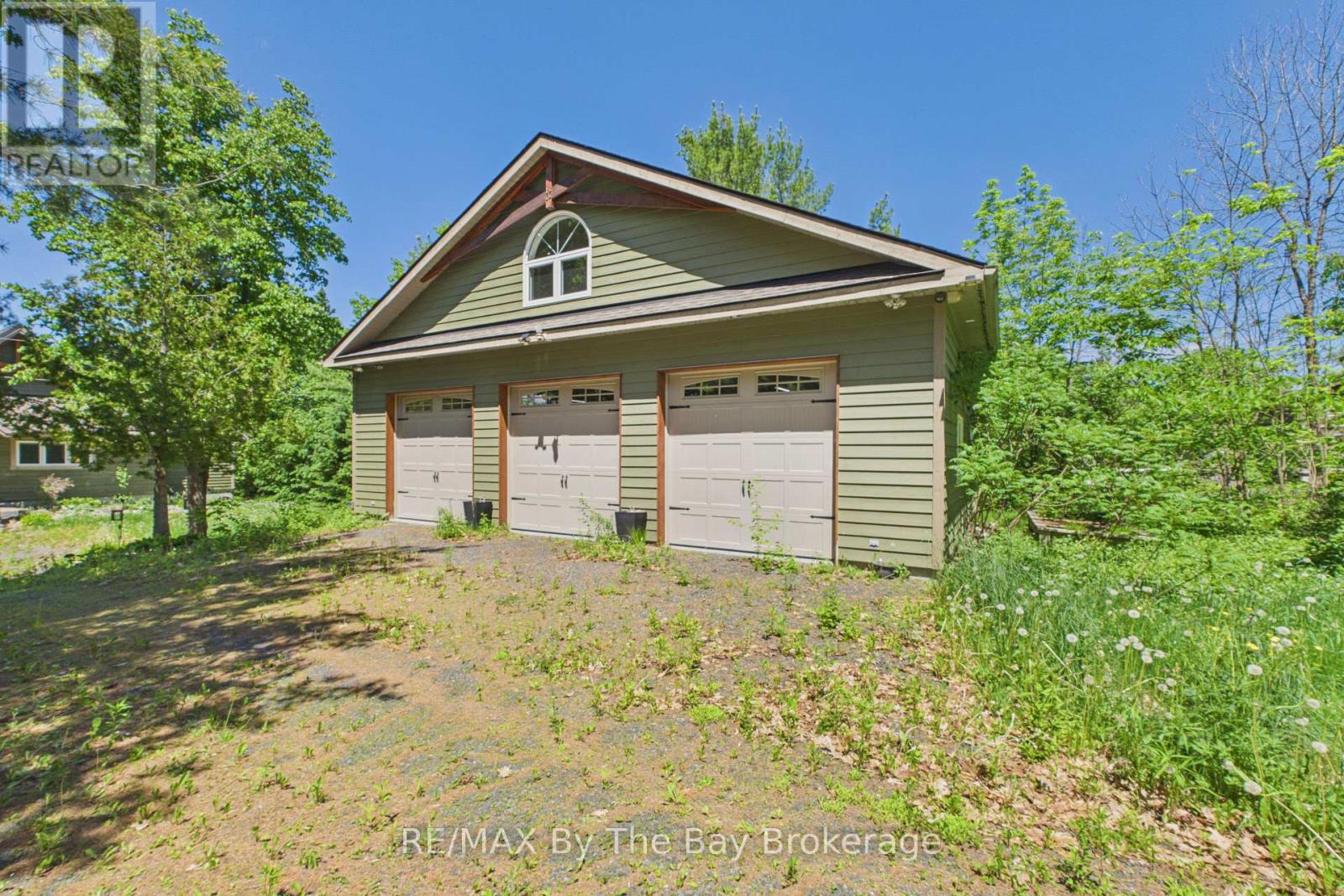 61 MCKELLAR LAKE ROAD - 31